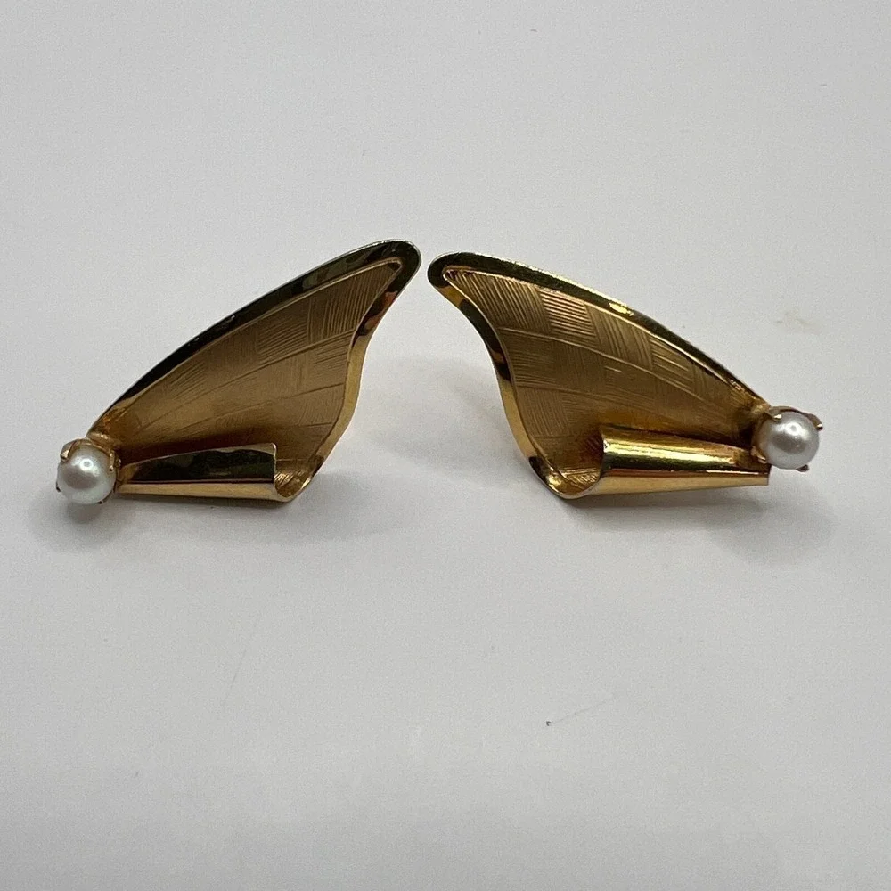 Vintage Screw Back Earrings Faux Pearl 1/20 12K GF Shiny Brushed‎ Freeform